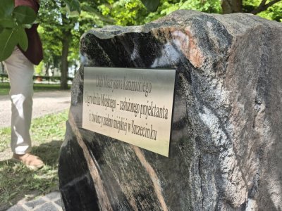 karamucki kamień odsłonięcie1