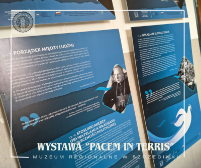 Czarno-Biały Typograficzny Moda Post na Facebooka (4)